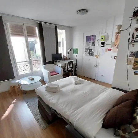 Apartment For 2 - Near Louvre Museum